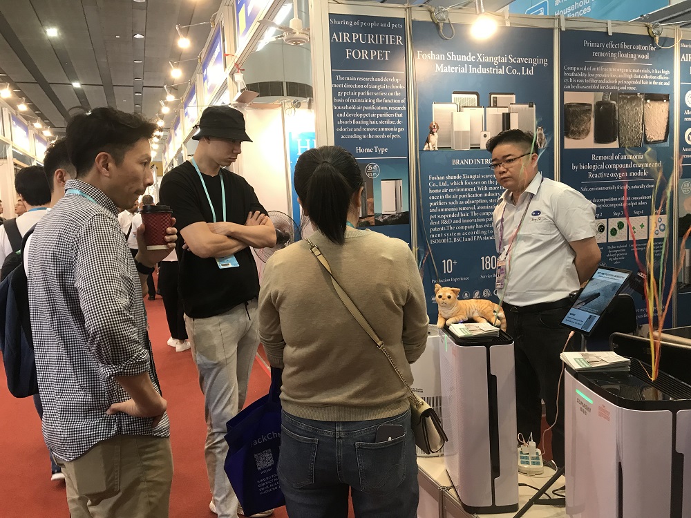Xiangtai Purification Debuts Pet Air Purifier at the 135th Canton Fair, Highlighting Its Innovative Strength